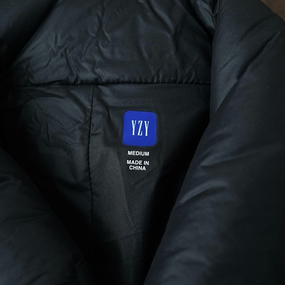 Yzy x Gap engineered by Balenciaga puffer jacket - Picture 4 of 5